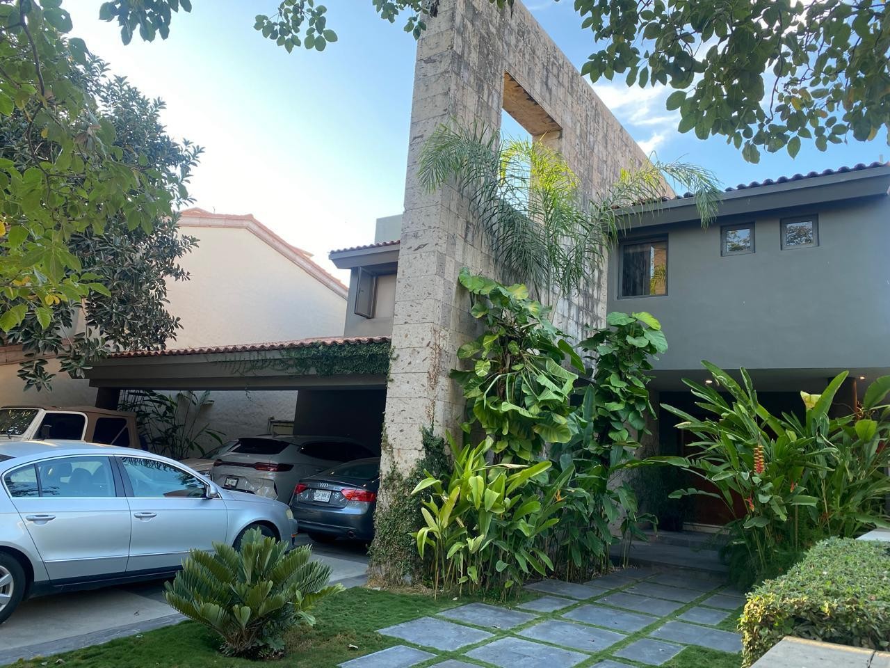 Fachada — Casa Aves 2401
